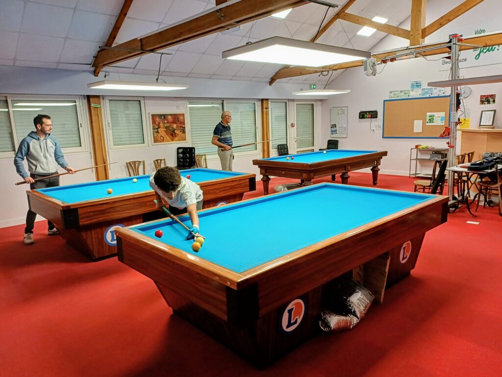 Ajar Billard Club beaucouzé équipement photo salle marcel cerdan